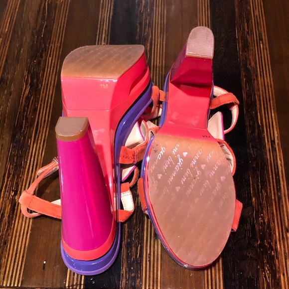 Size 7 Gianni Bini Platform Heels. - Picture 4 of 5